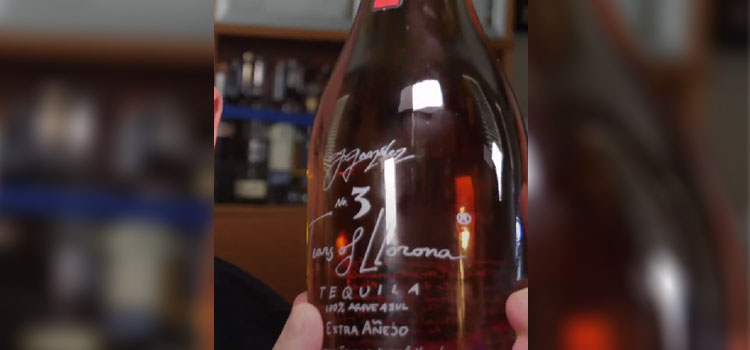Close up Image of Tears of Llorona Extra Añejo Bottle